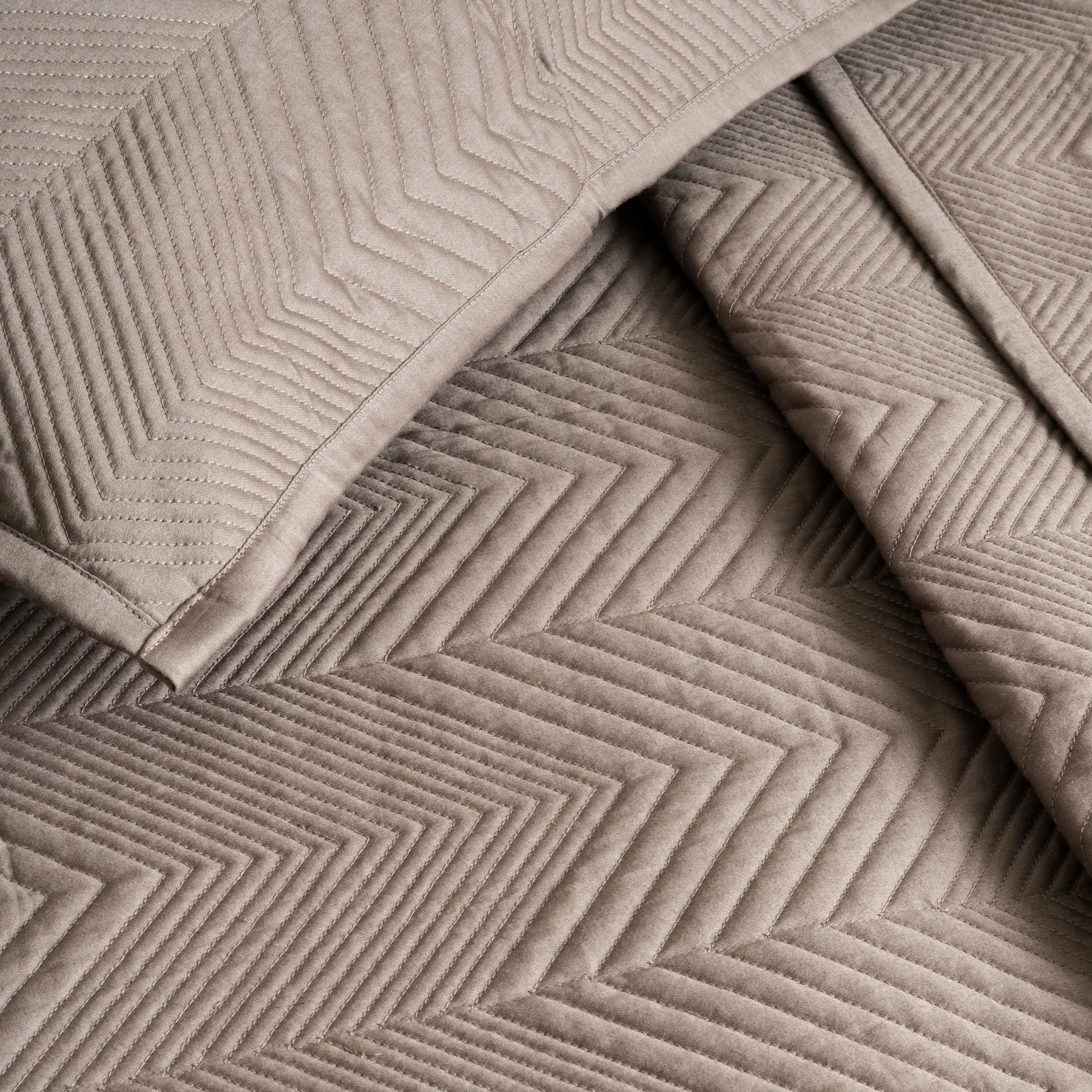 Beige Bliss - Bedspread