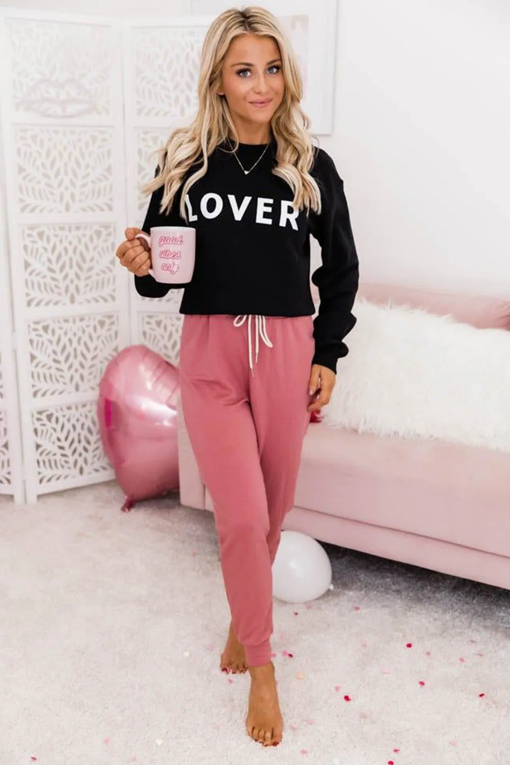 Black Lover Letter Print Crew Neck Pullover Sweatshirt