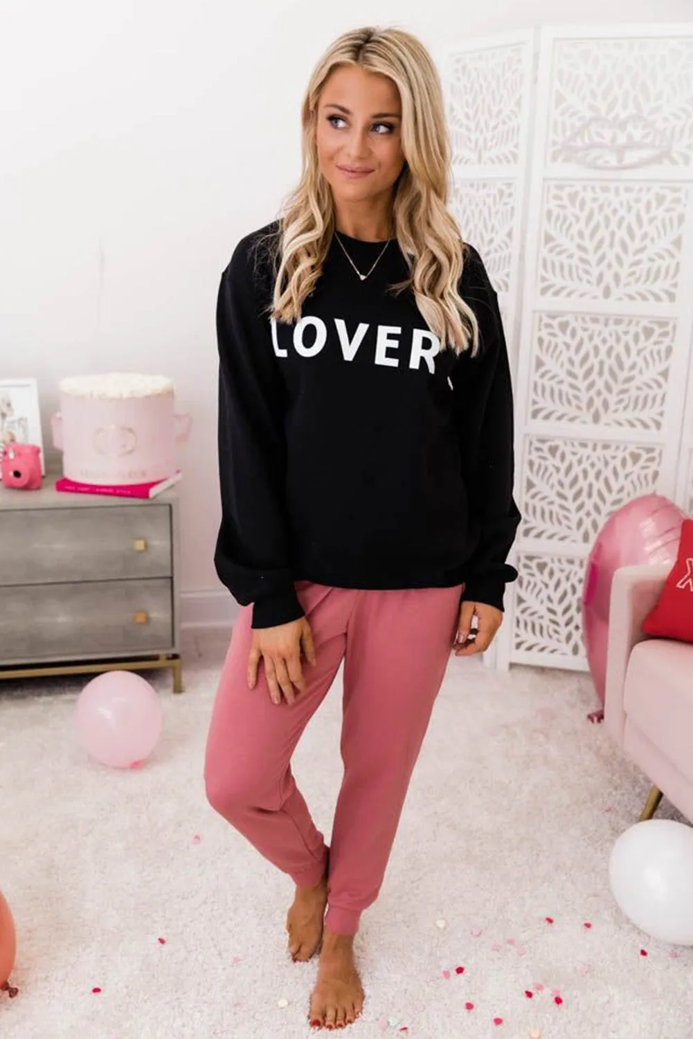 Black Lover Letter Print Crew Neck Pullover Sweatshirt