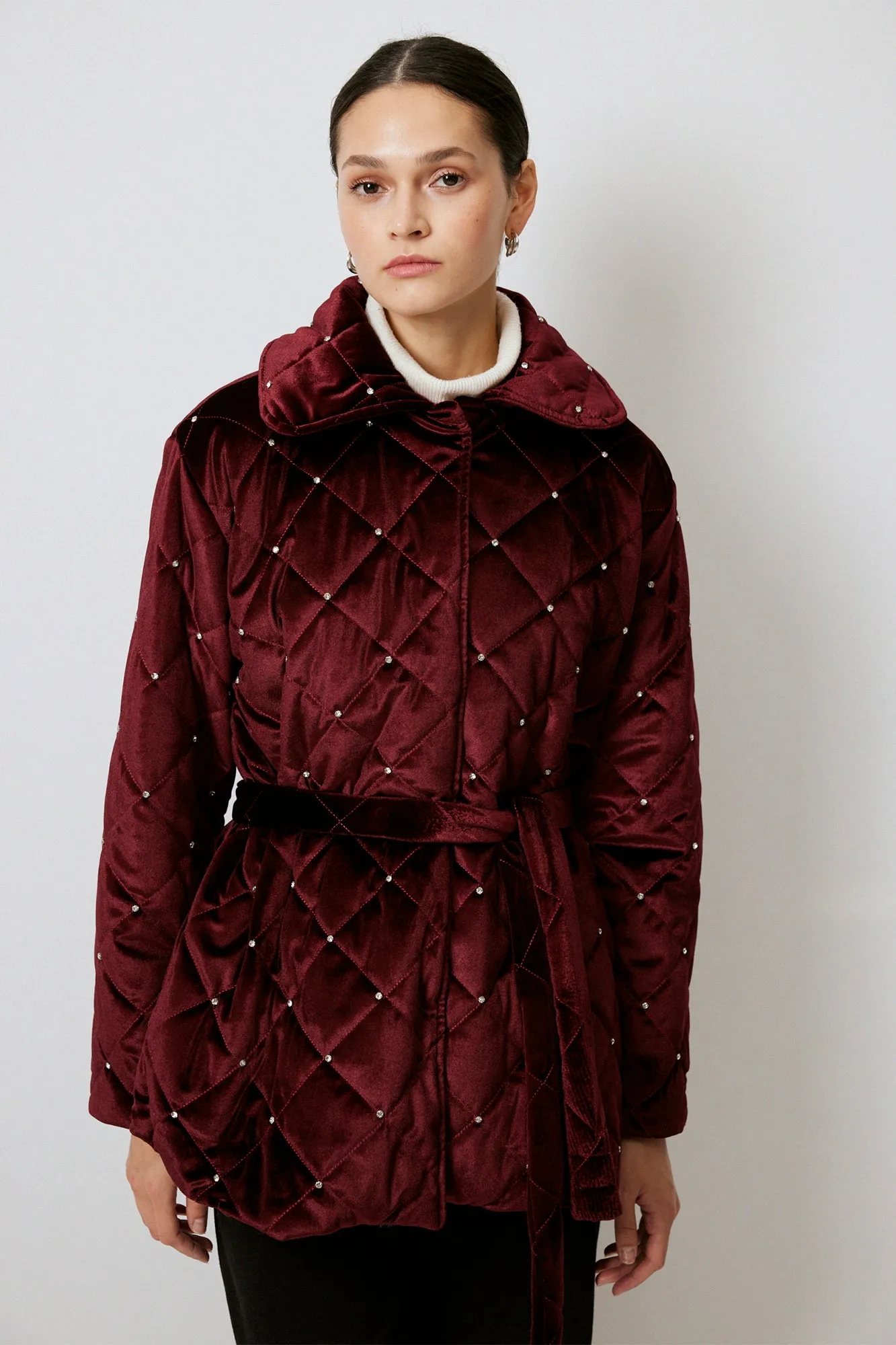 STONE DETAILED QUILTED COAT